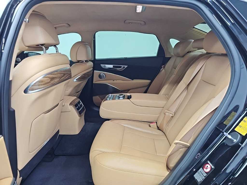 Kia K9 — photo 12