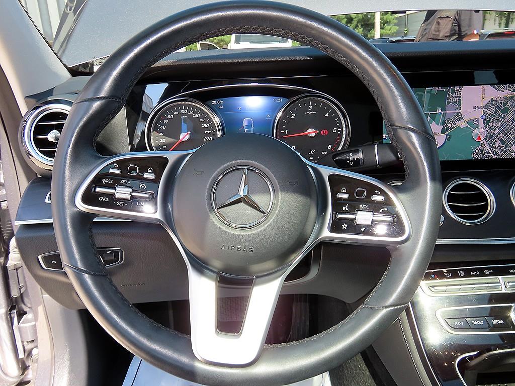 Mercedes-Benz E-Class — photo 08
