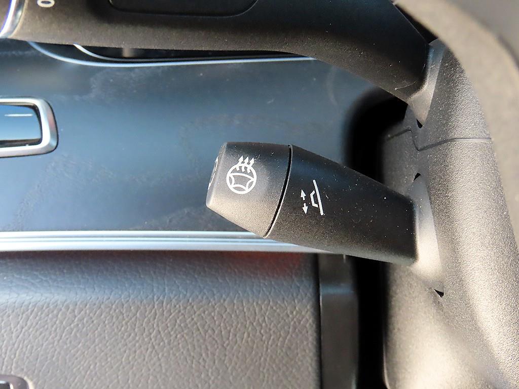 Mercedes-Benz E-Class — photo 12