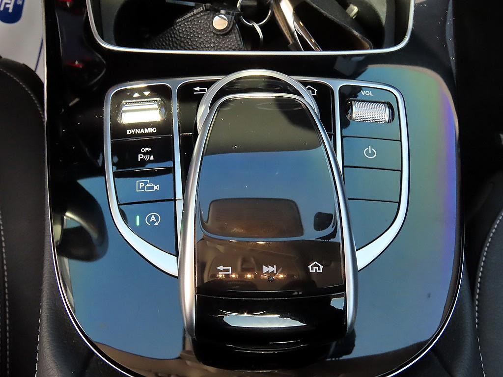 Mercedes-Benz E-Class — photo 13