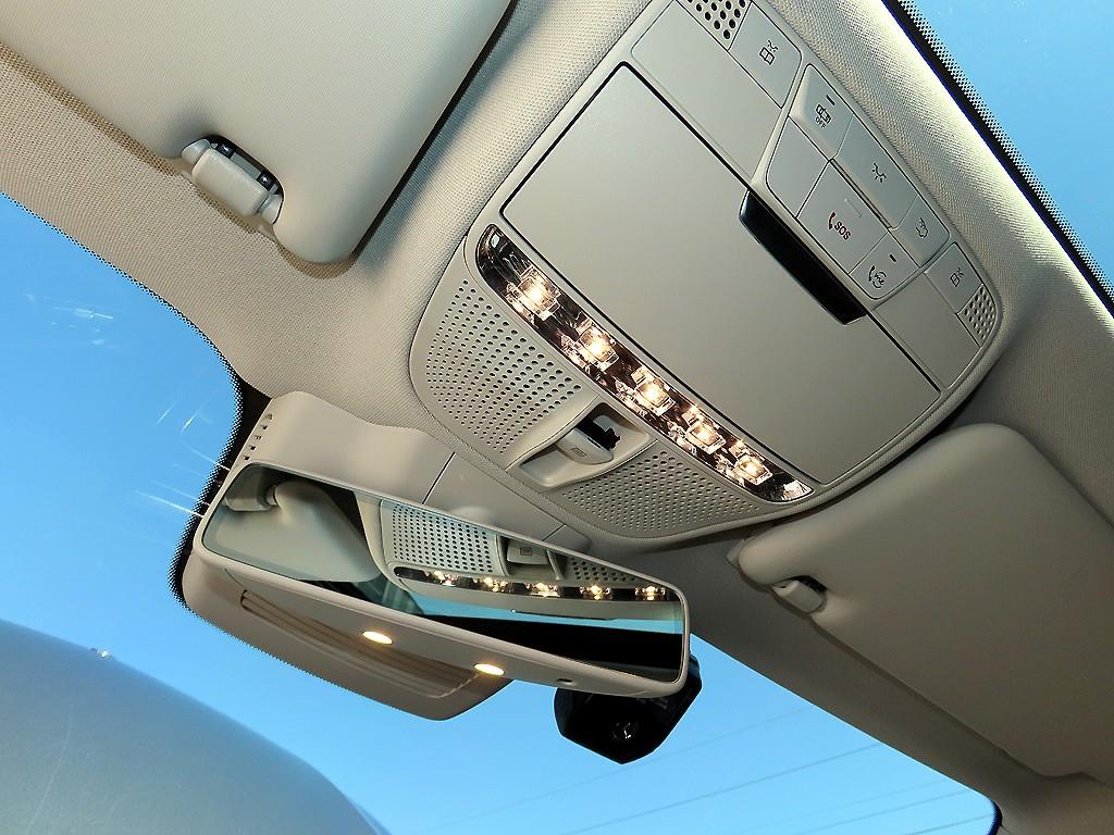 Mercedes-Benz E-Class — photo 16