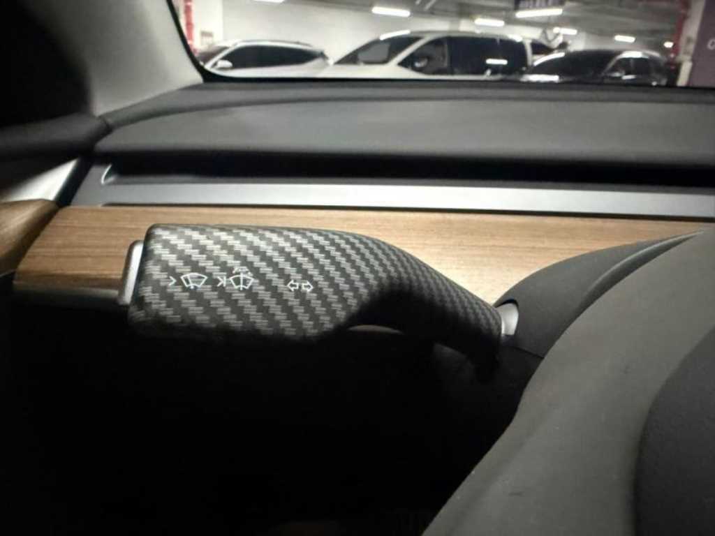 Tesla Model Y — photo 13