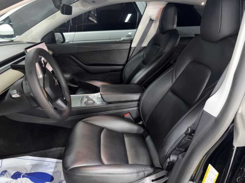 Tesla Model Y — photo 06