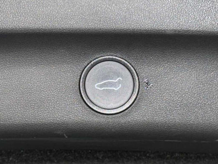 Tesla Model Y — photo 18