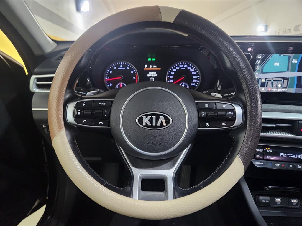 Kia K5 — photo 10