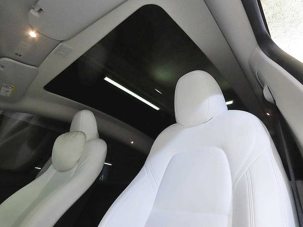 Tesla Model Y — photo 15