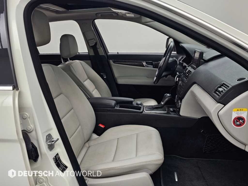 Mercedes-Benz C-Class — photo 10