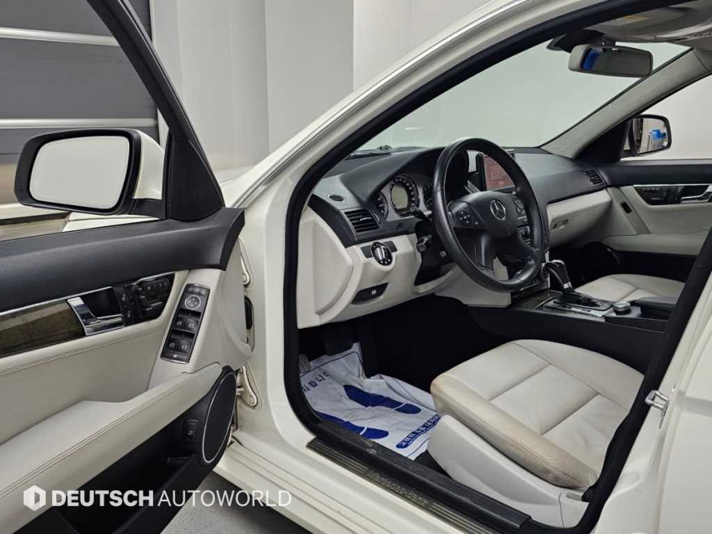 Mercedes-Benz C-Class — photo 11