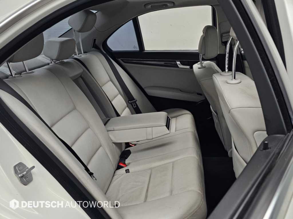 Mercedes-Benz C-Class — photo 12