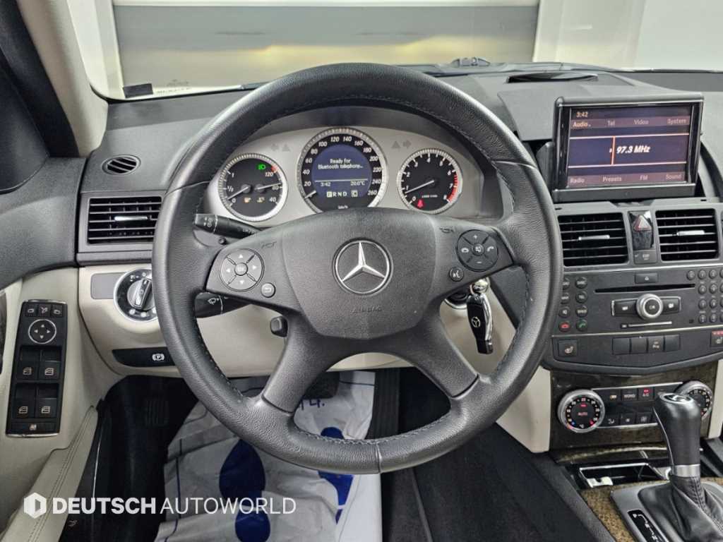 Mercedes-Benz C-Class — photo 13