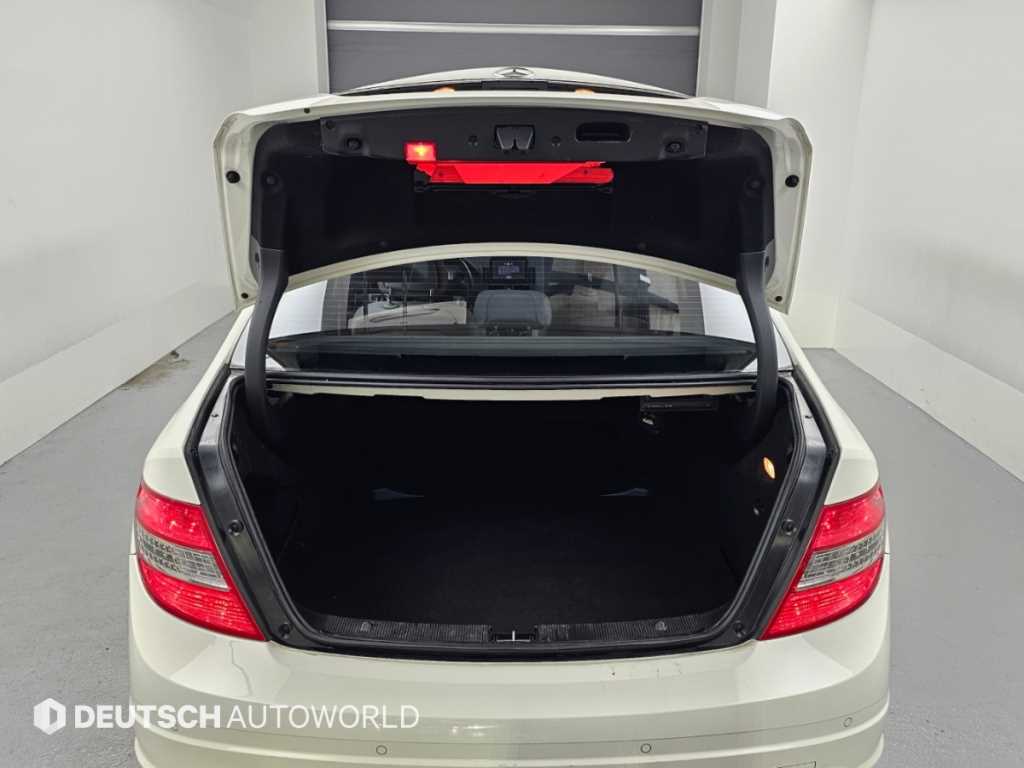 Mercedes-Benz C-Class — photo 19