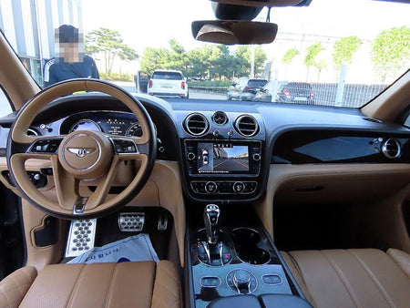 Bentley Bentayga — photo 07