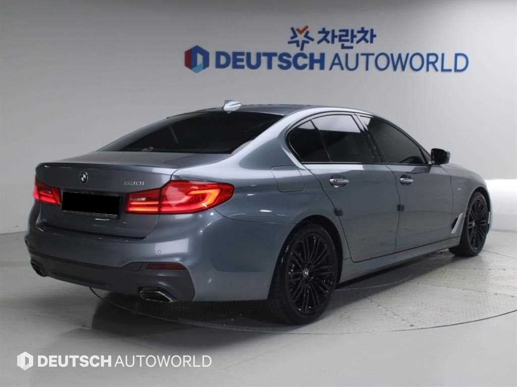 BMW 5-Series — photo 02
