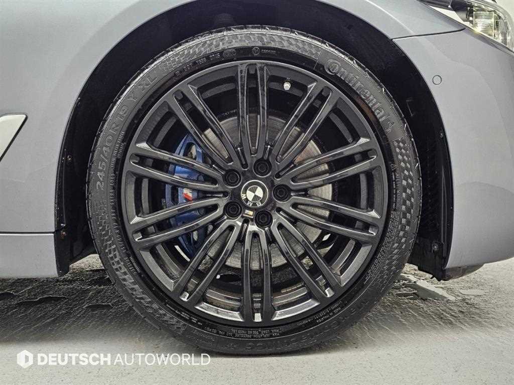 BMW 5-Series — photo 05