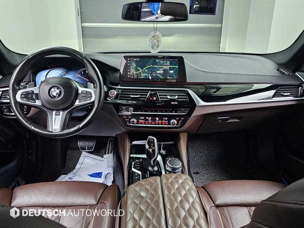 BMW 5-Series — photo 07