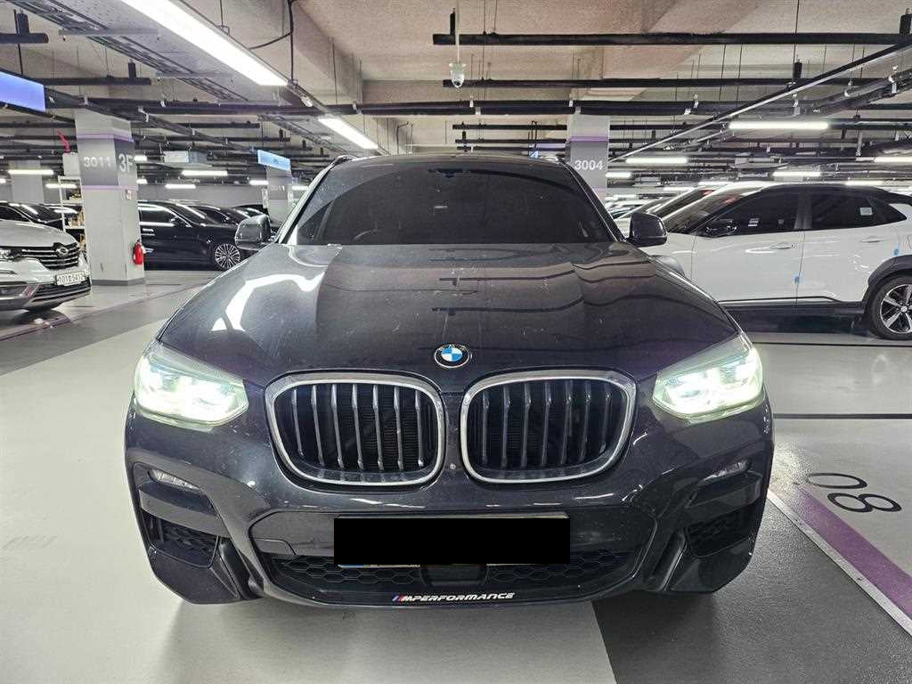 BMW X4 — photo 01