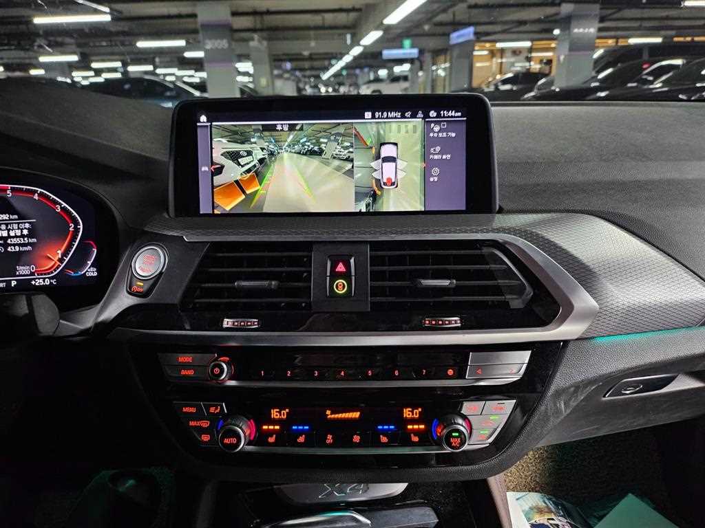 BMW X4 — photo 06