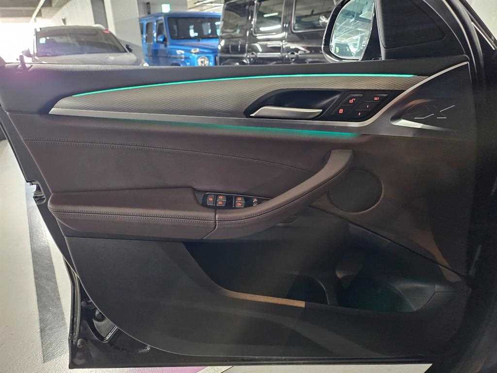 BMW X4 — photo 10