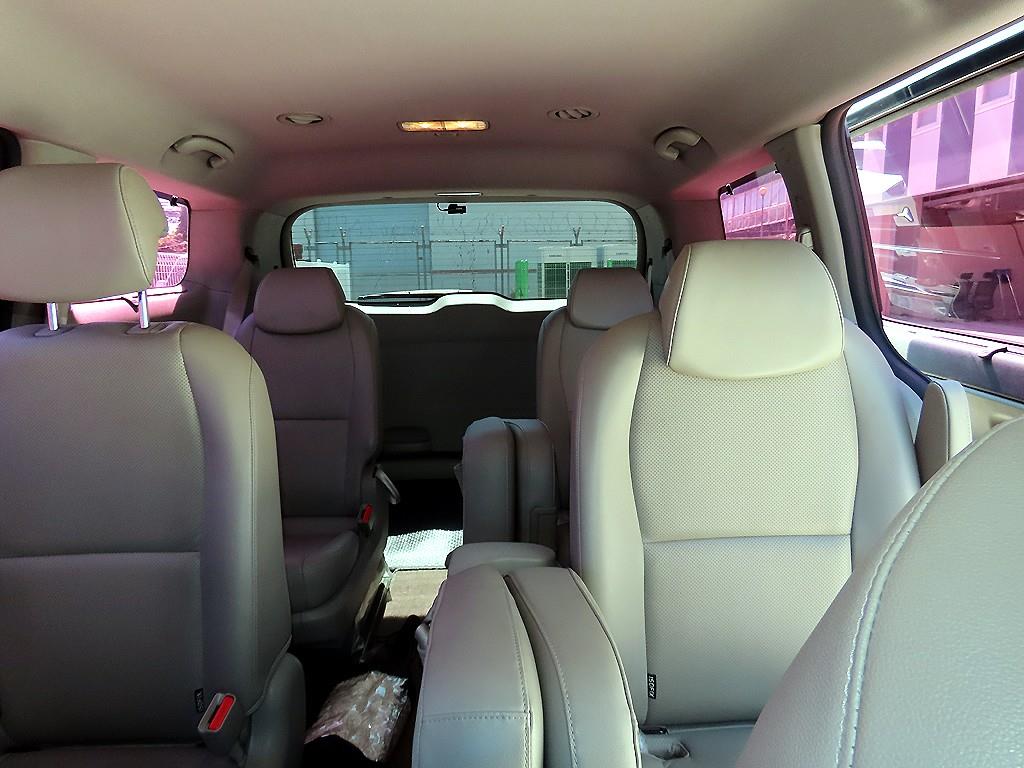 Kia Carnival — photo 07