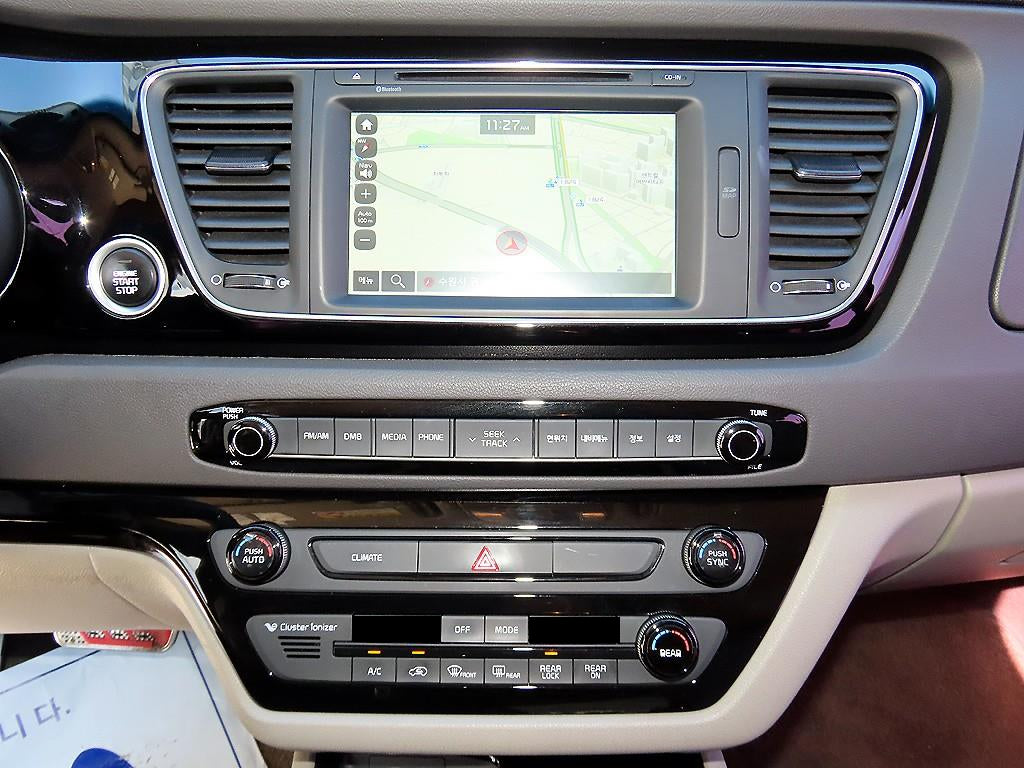 Kia Carnival — photo 14