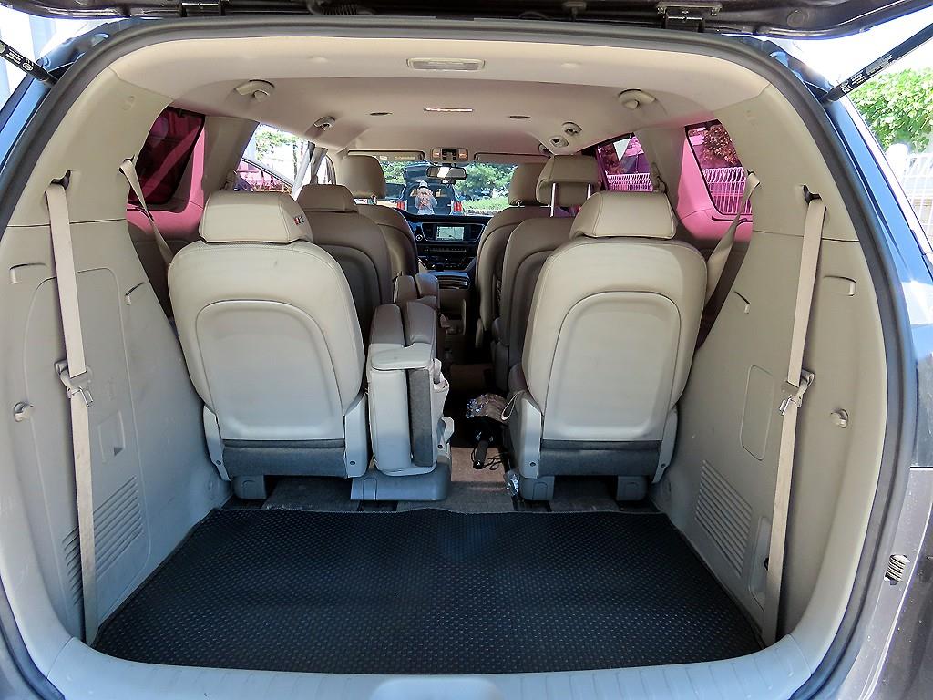 Kia Carnival — photo 17