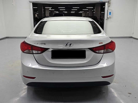 Hyundai Avante — photo 02