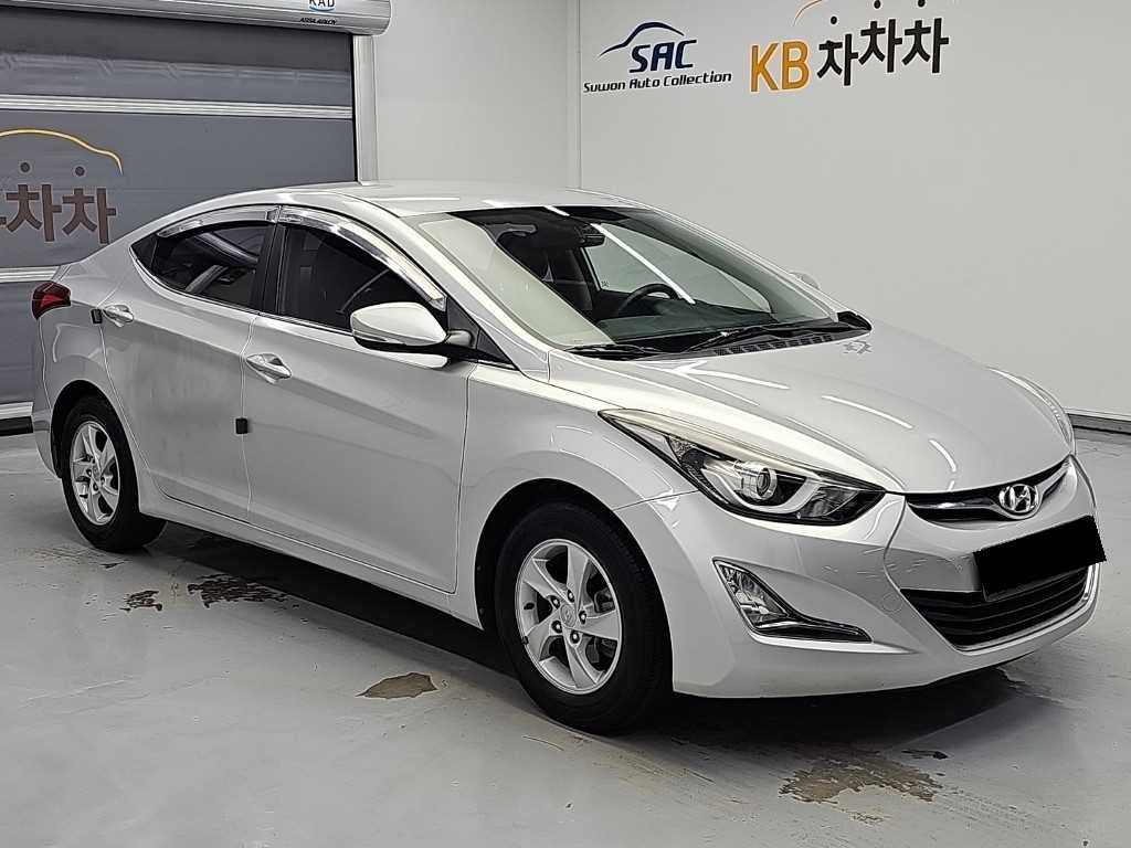 Hyundai Avante — photo 03
