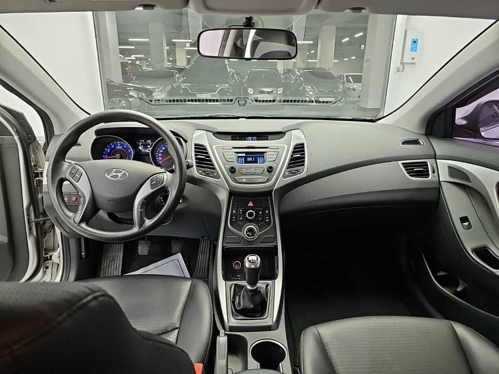 Hyundai Avante — photo 07
