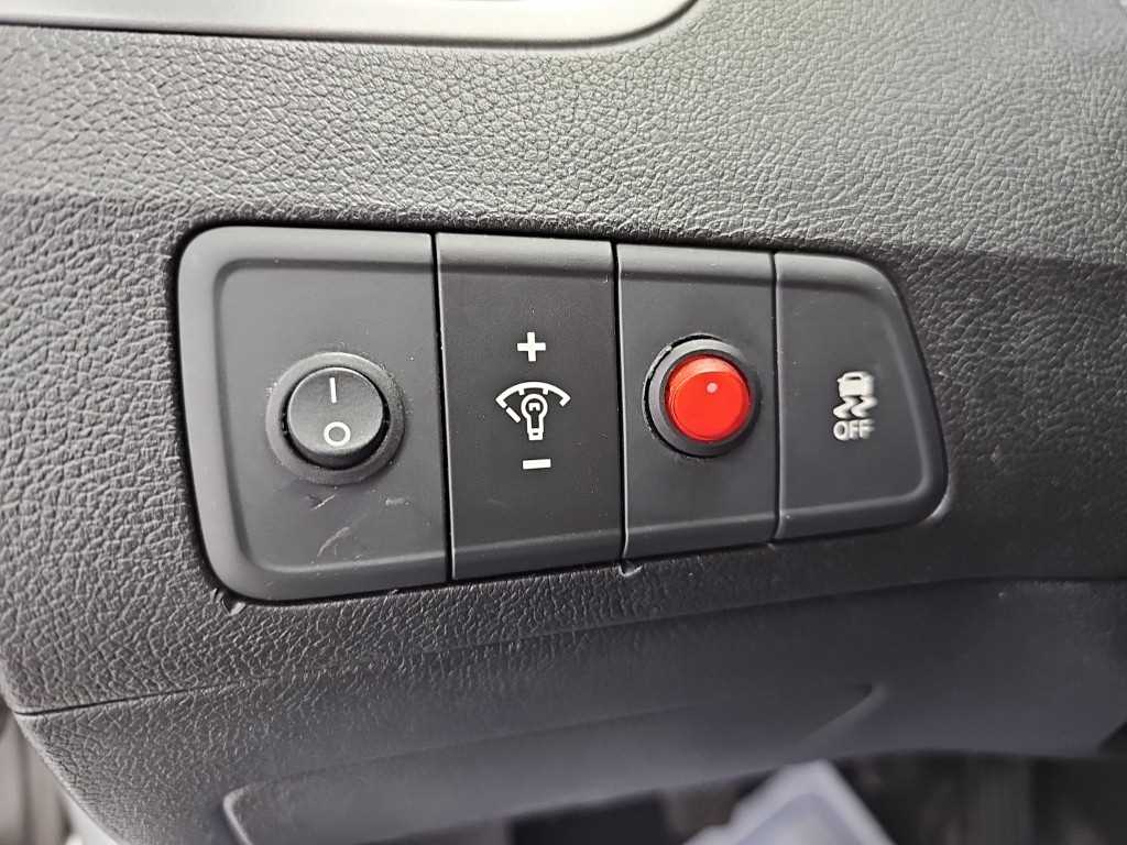 Hyundai Avante — photo 14