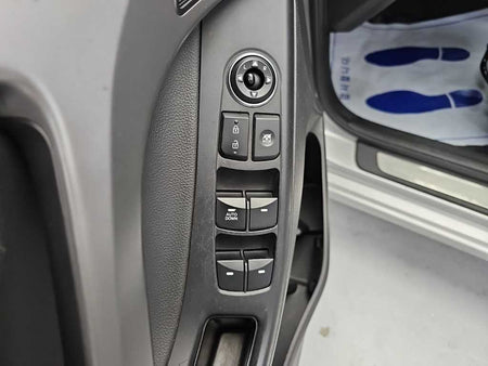 Hyundai Avante — photo 15