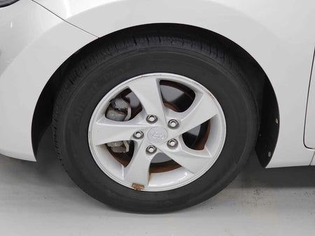 Hyundai Avante — photo 17
