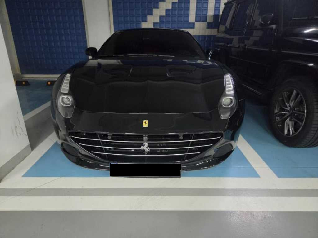 Ferrari California — photo 01