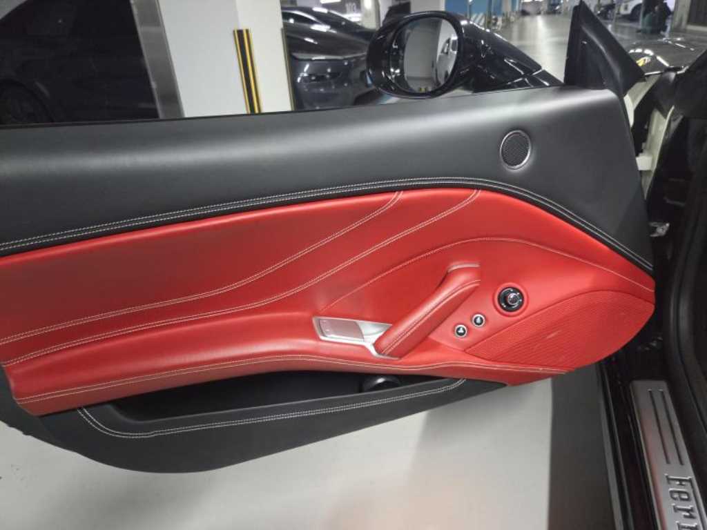 Ferrari California — photo 05