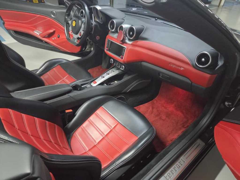 Ferrari California — photo 06