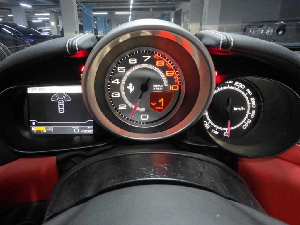 Ferrari California — photo 14