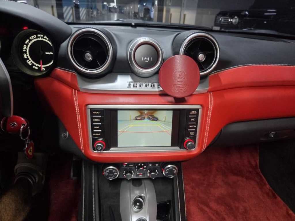 Ferrari California — photo 15