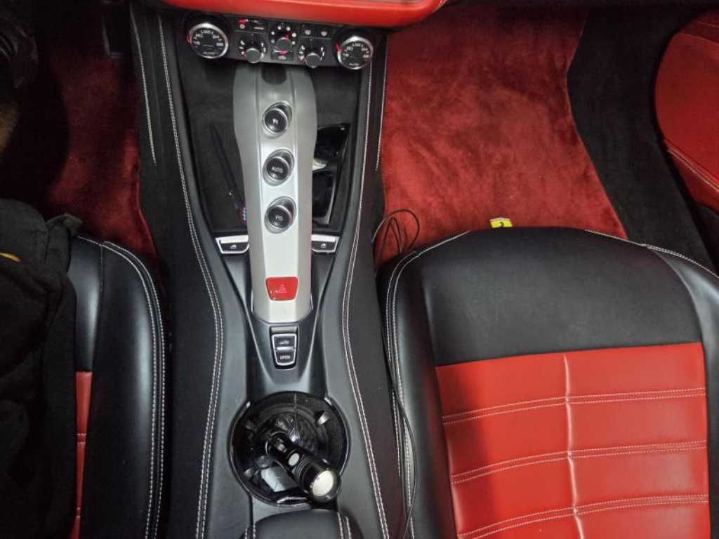 Ferrari California — photo 16