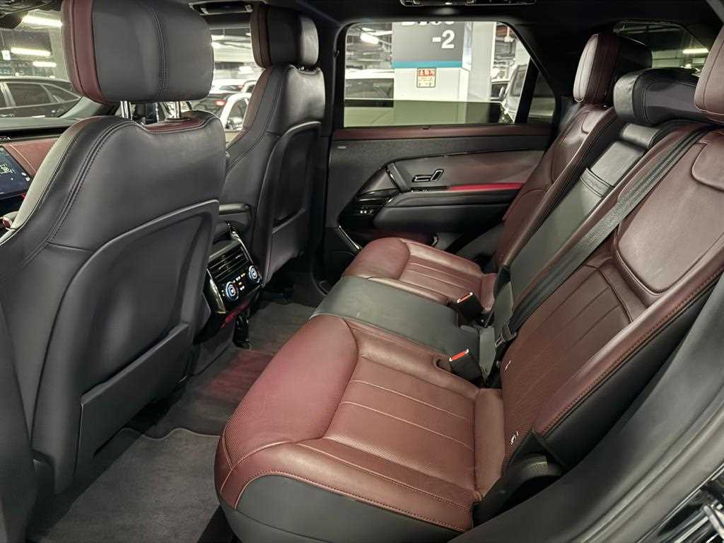Land Rover Range Rover Sport — photo 11