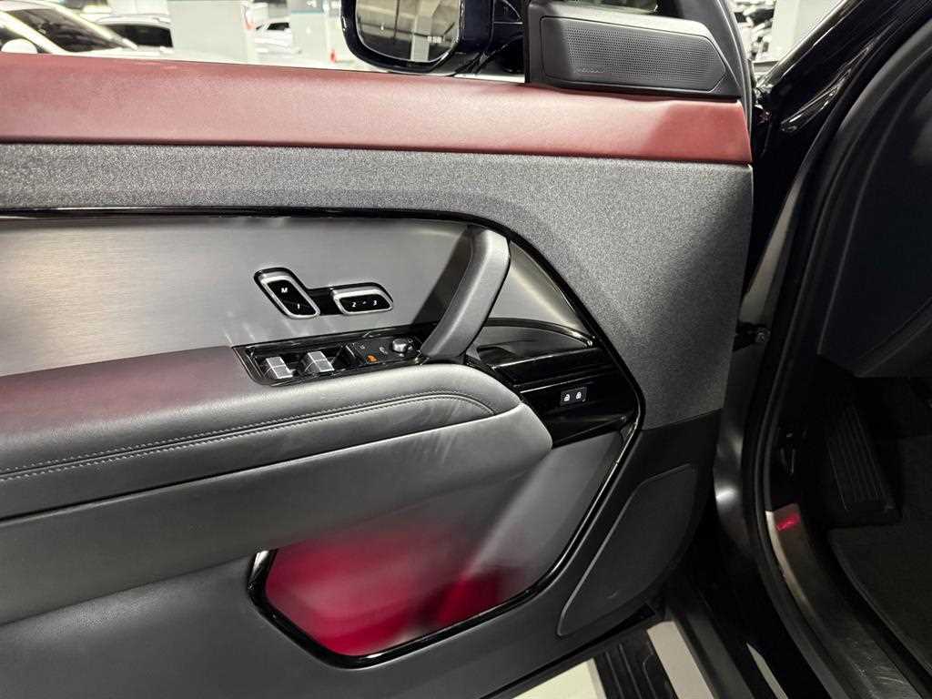 Land Rover Range Rover Sport — photo 12
