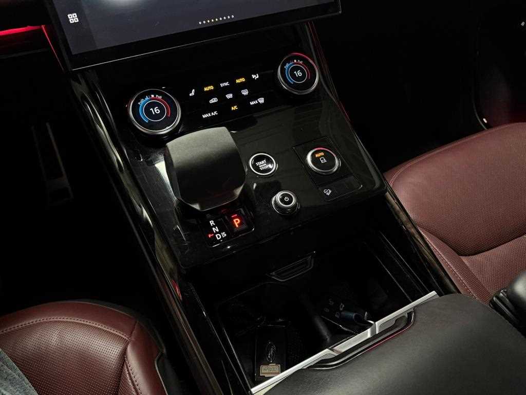 Land Rover Range Rover Sport — photo 15
