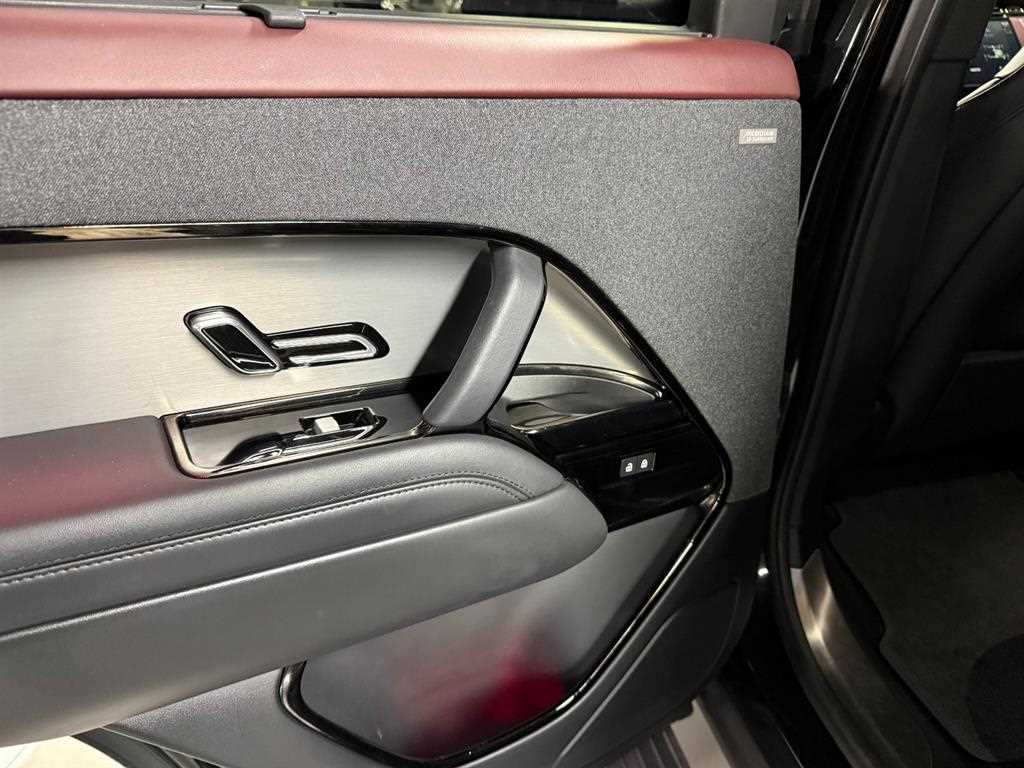 Land Rover Range Rover Sport — photo 18