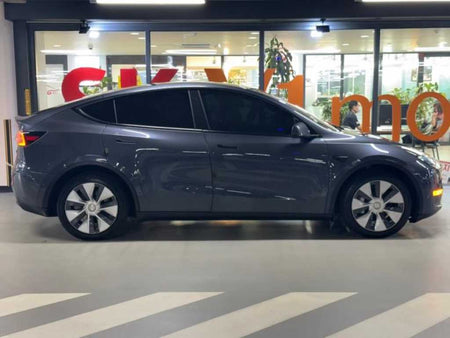 Tesla Model Y — photo 03