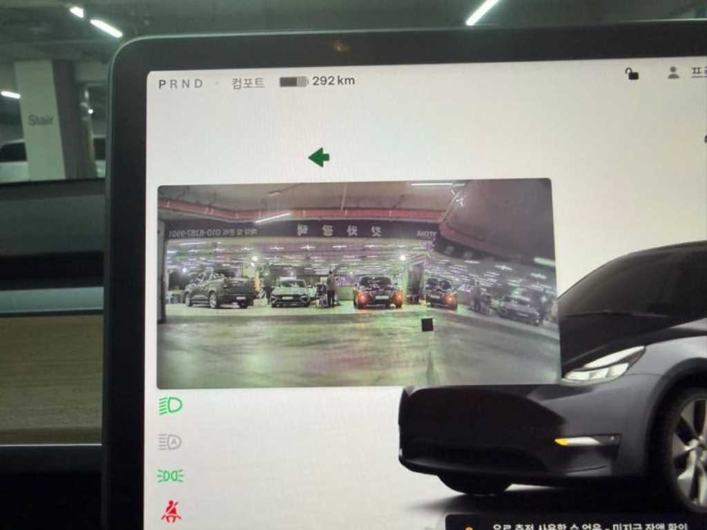Tesla Model Y — photo 12