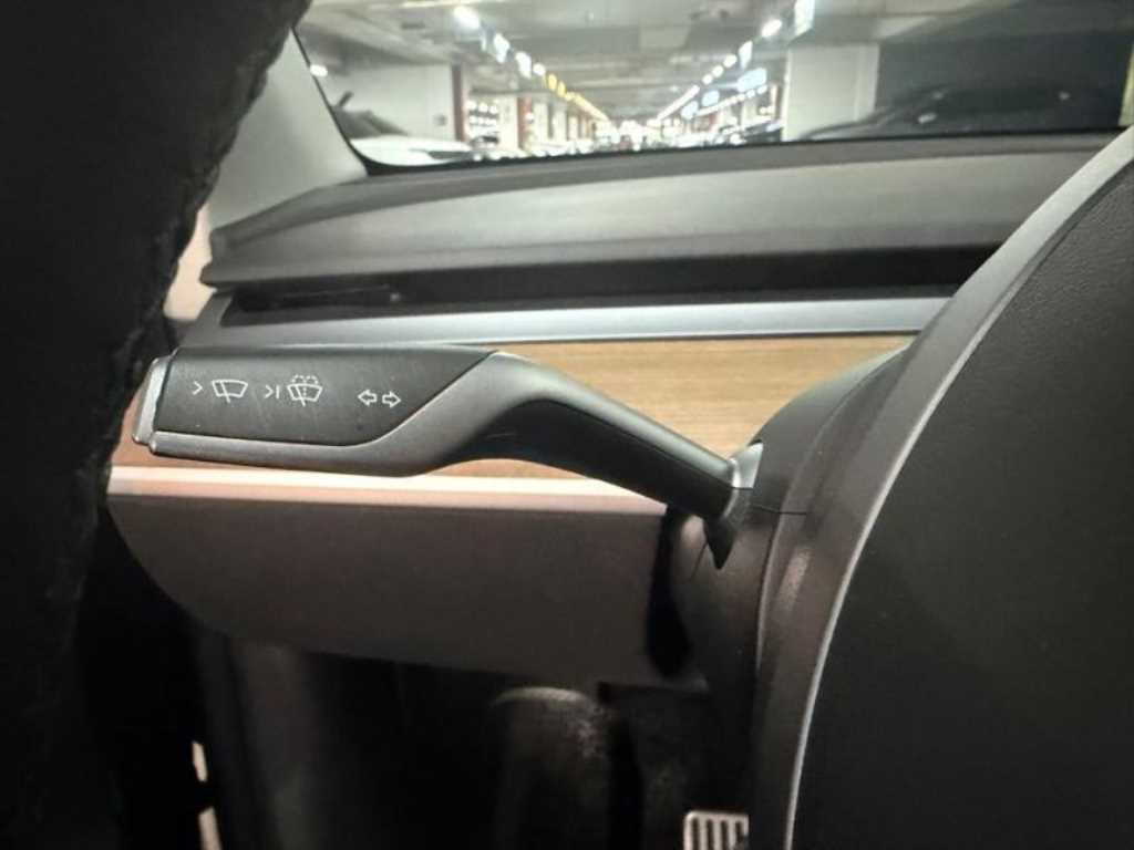 Tesla Model Y — photo 14