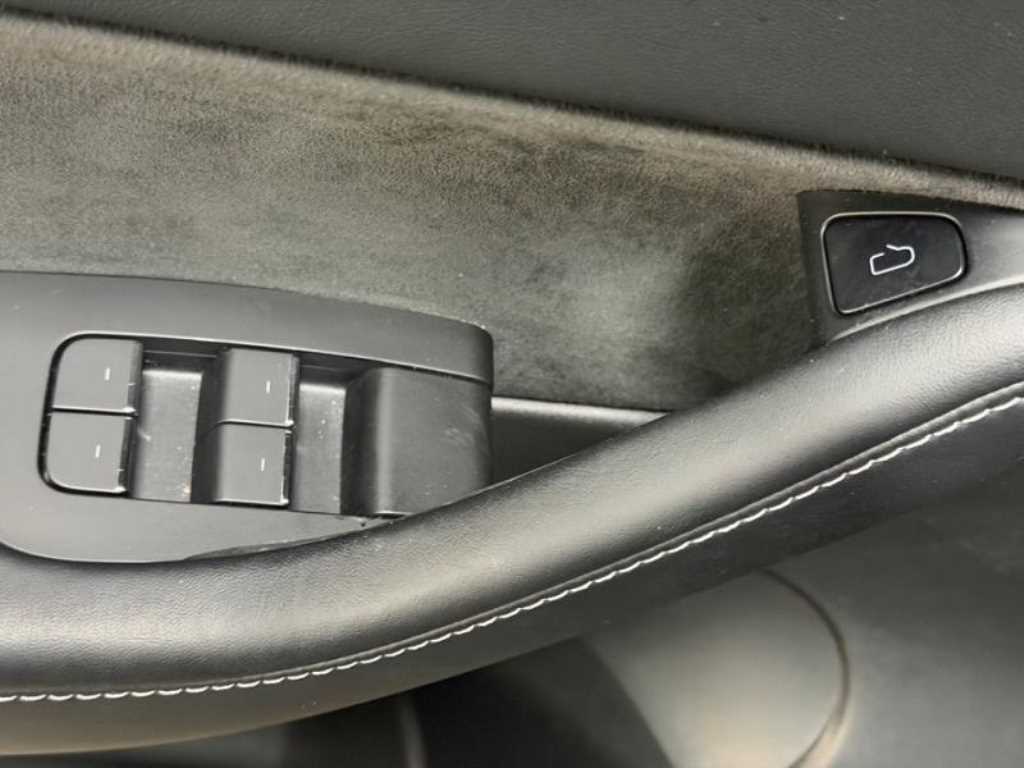 Tesla Model Y — photo 15