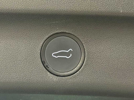 Tesla Model Y — photo 18