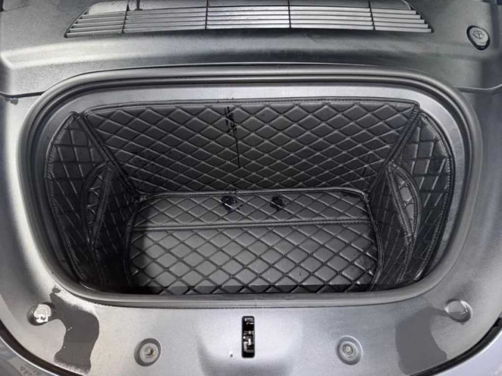 Tesla Model Y — photo 19
