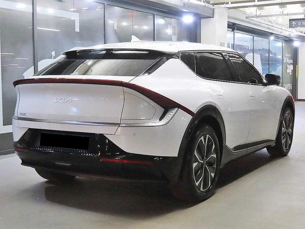 Kia EV6 — photo 04