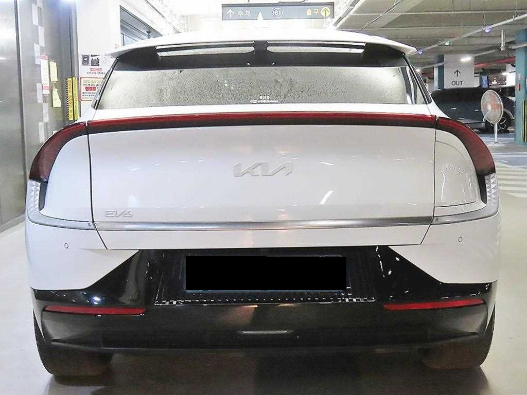 Kia EV6 — photo 05