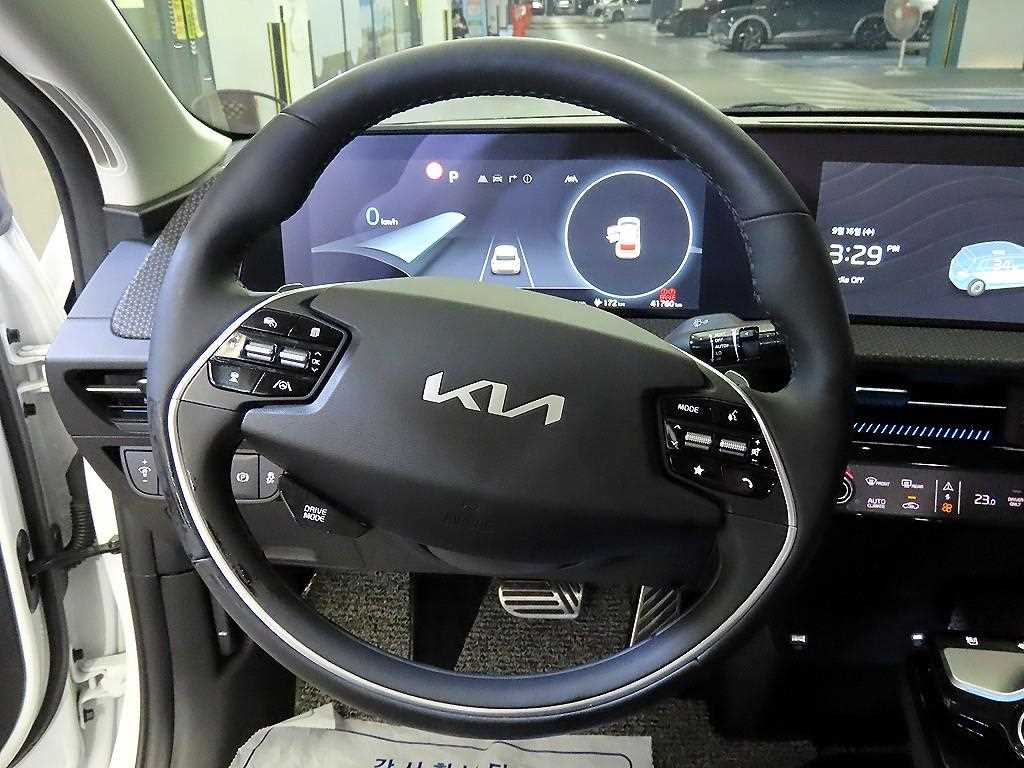 Kia EV6 — photo 08